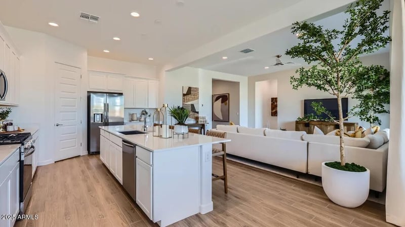 9634 Flower St, Phoenix, AZ 85037