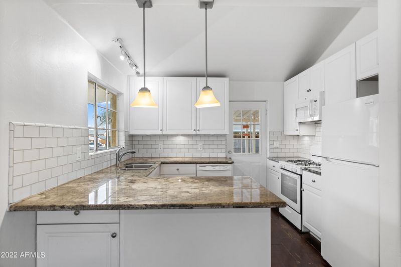 9634 N 2nd St, Phoenix, AZ 85020