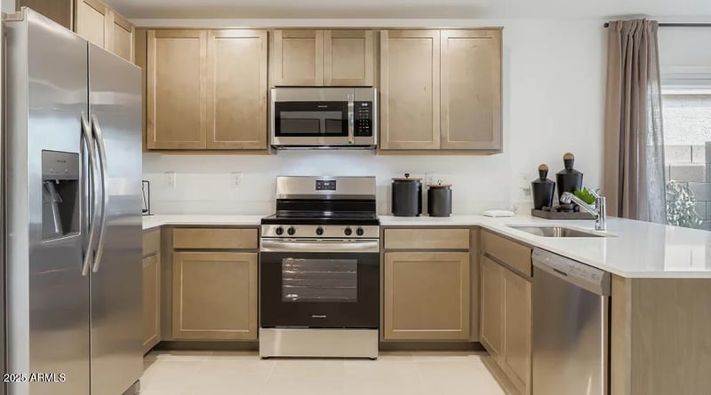 9634 Piccadilly Rd, Phoenix, AZ 85037