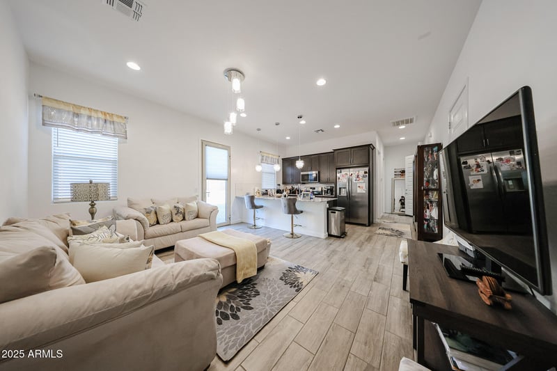 9635 40th Dr, Laveen, AZ 85339