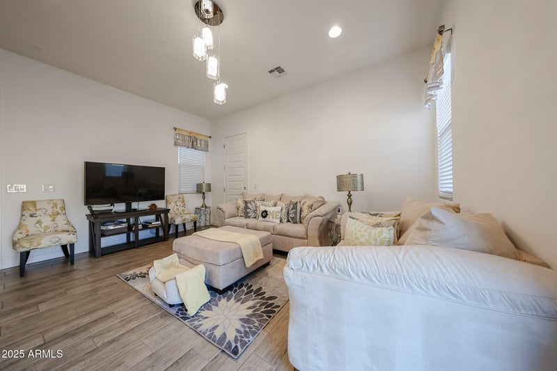 9635 40th Dr, Laveen, AZ 85339