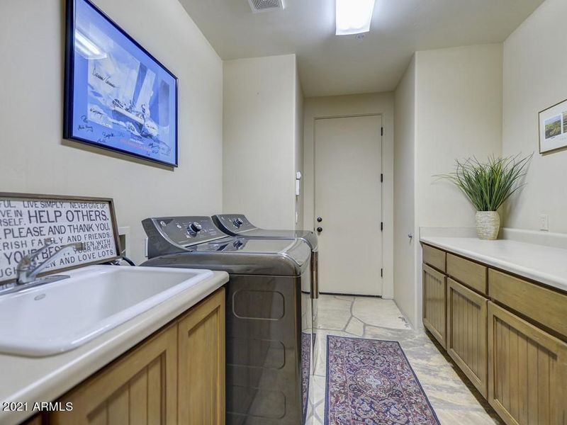 9635 E Monument Dr, Scottsdale, AZ 85262