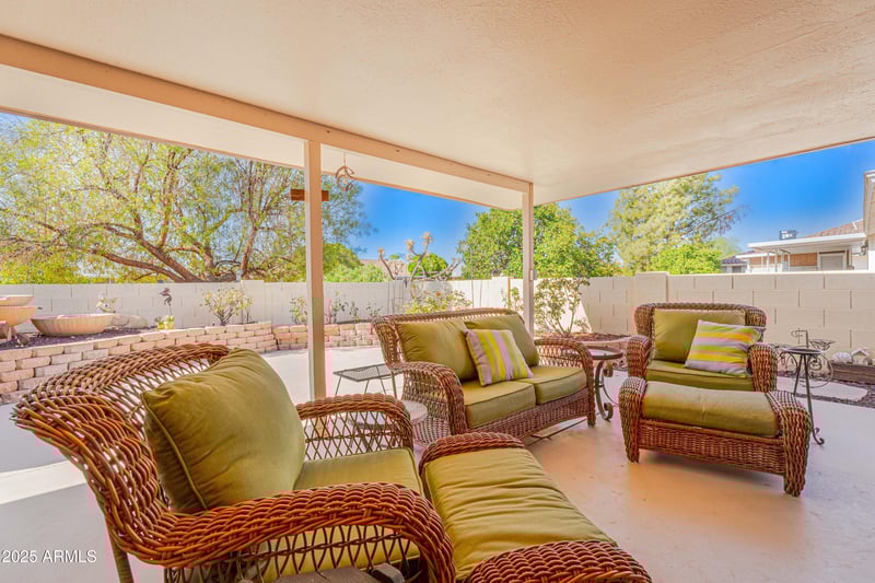 9635 Spanish Moss Ln, Sun City, AZ 85373