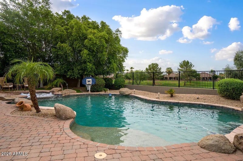 9638 Lompoc Ave, Mesa, AZ 85209
