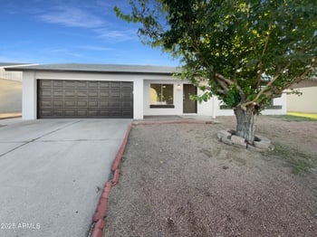 9639 63rd Dr, Glendale, AZ 85302