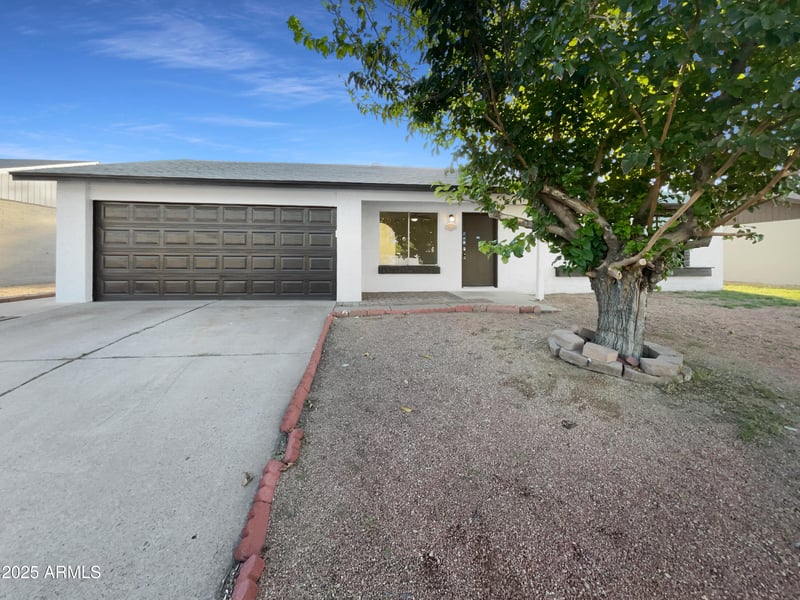 9639 63rd Dr, Glendale, AZ 85302