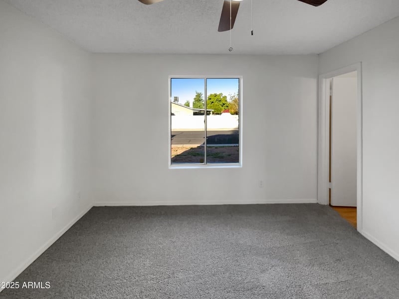 9639 63rd Dr, Glendale, AZ 85302