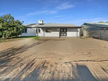 9639 63rd Dr, Glendale, AZ 85302