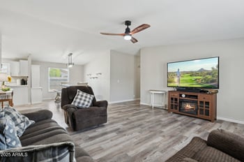 9640 Escondido Ave, Mesa, AZ 85208