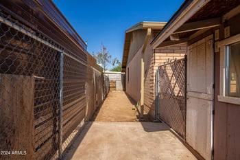 9641 N 13th Ave, Phoenix, AZ 85021