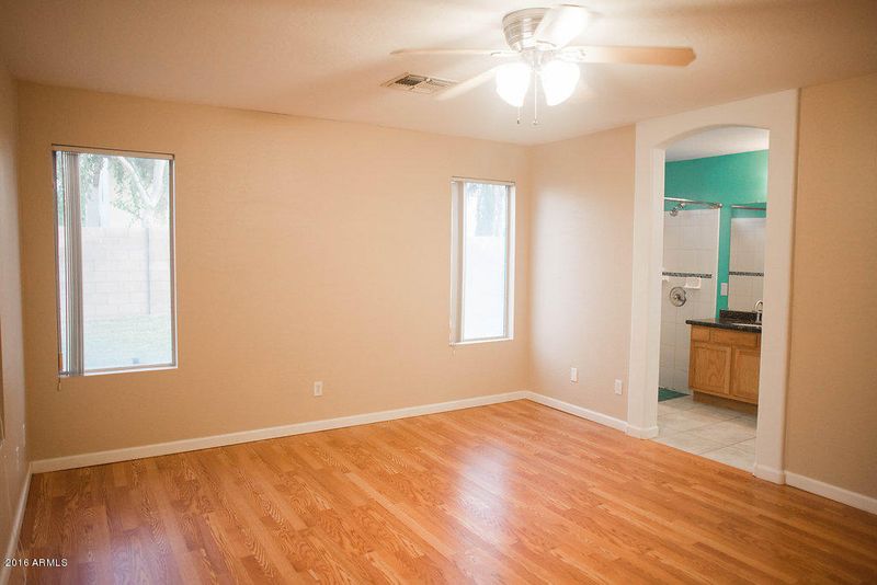 9643 W Hatcher Rd, Peoria, AZ 85345