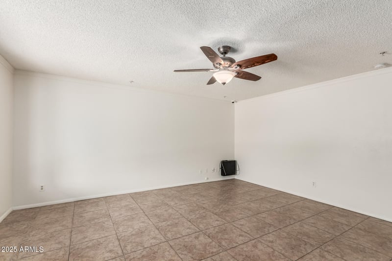 9646 47th Ave, Glendale, AZ 85302