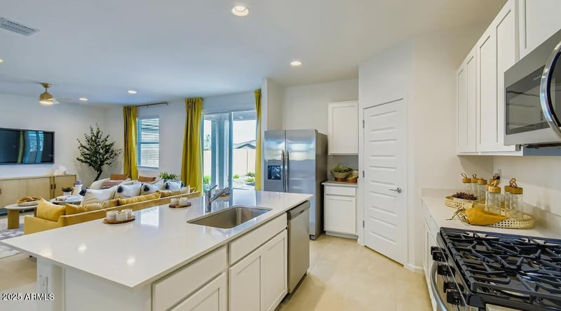 9646 Verde Ln, Phoenix, AZ 85037