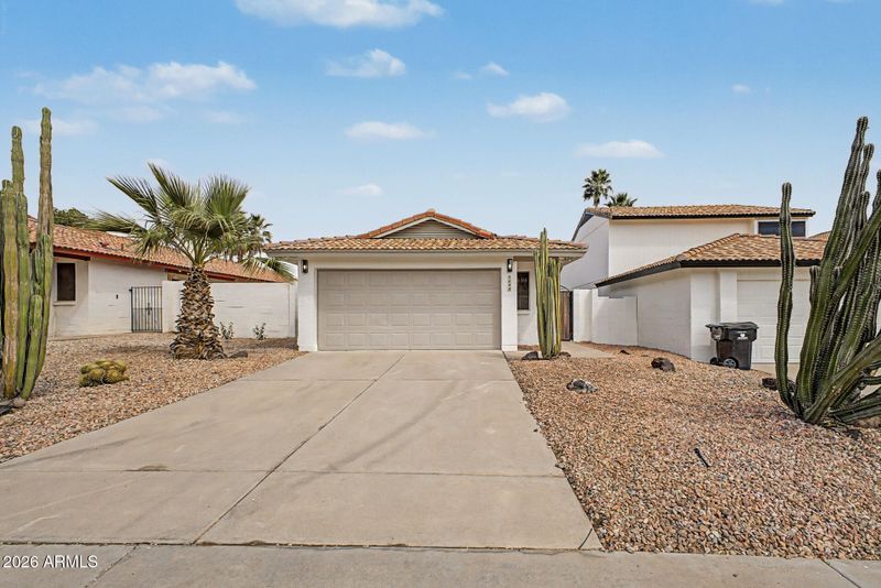 9649 S 44th St, Phoenix, AZ 85044