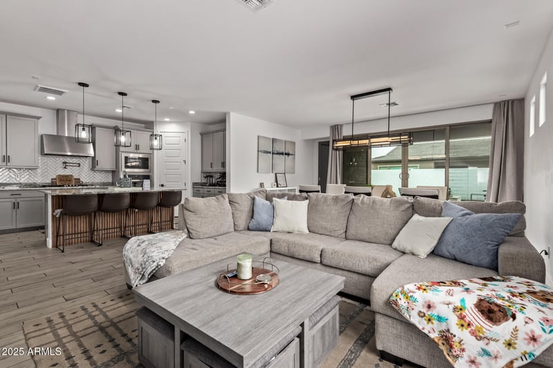 9649 Spiral Ave, Mesa, AZ 85212