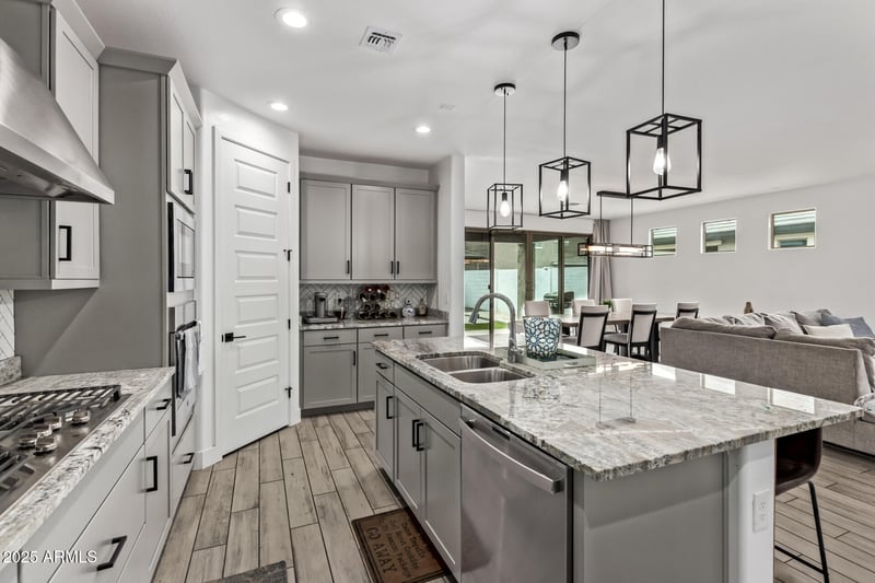 9649 Spiral Ave, Mesa, AZ 85212