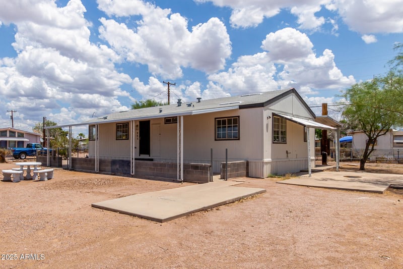 965 Lawson Dr, Apache Junction, AZ 85120