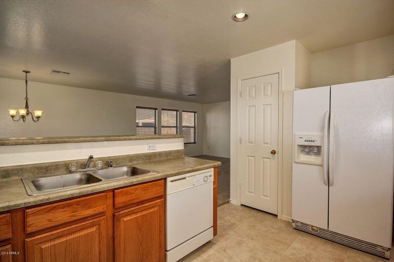 9659 N 81st Dr, Peoria, AZ 85345