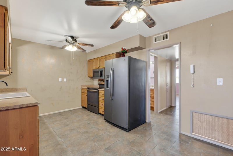 9663 111th Ave, Sun City, AZ 85351