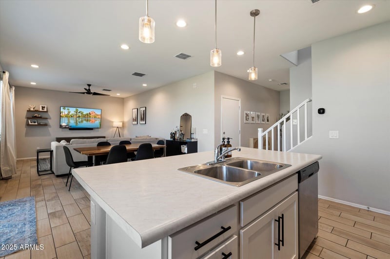 967 109th Dr, Avondale, AZ 85323