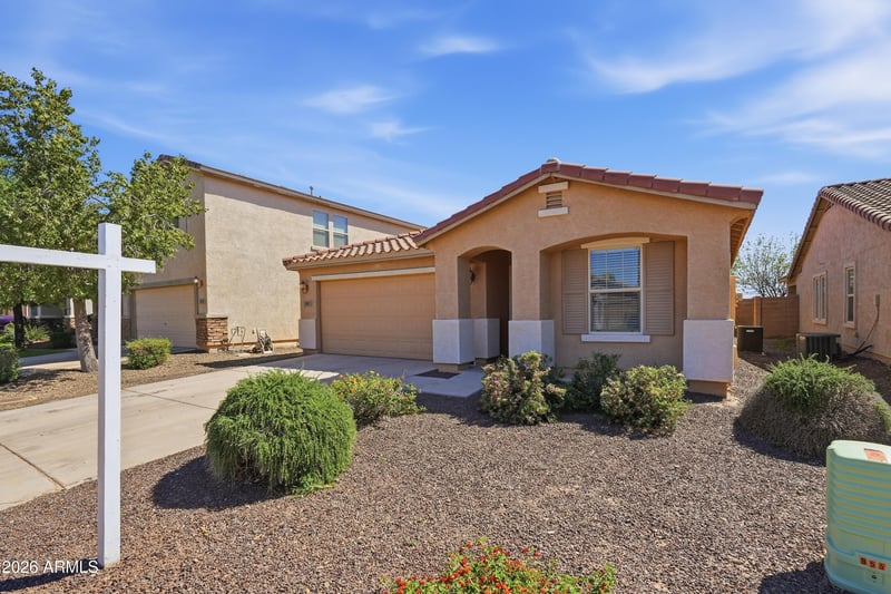 967 Leslie Ave, San Tan Valley, AZ 85140