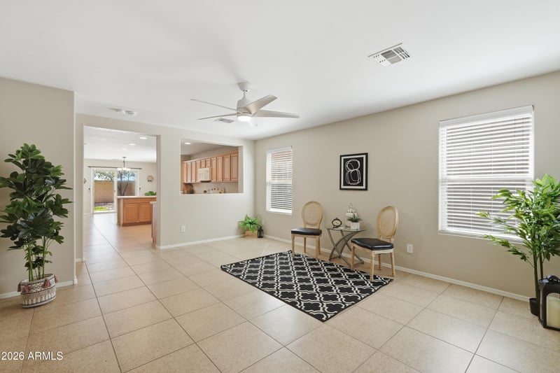 967 Leslie Ave, San Tan Valley, AZ 85140