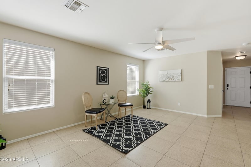 967 Leslie Ave, San Tan Valley, AZ 85140