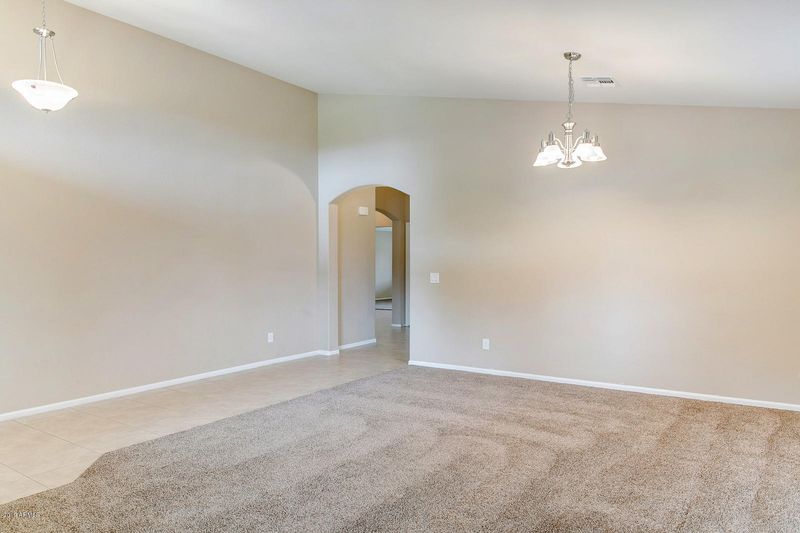 967 W Cedar Tree Dr, San Tan Valley, AZ 85143