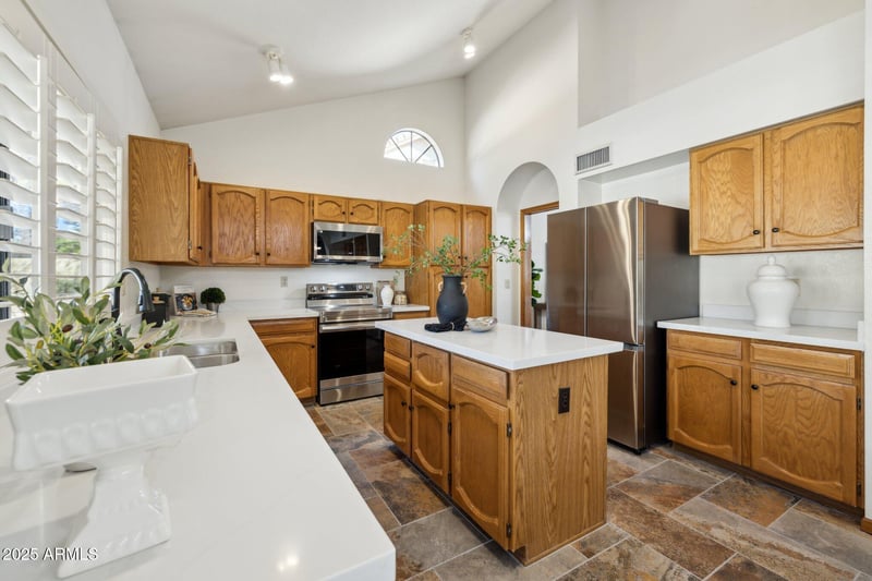 9670 Corrine Dr, Scottsdale, AZ 85260