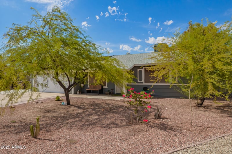 9672 72nd Ave, Peoria, AZ 85345