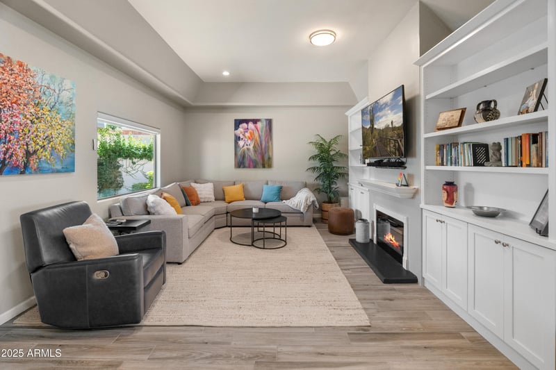 9688 Cinnabar Ave, Scottsdale, AZ 85258