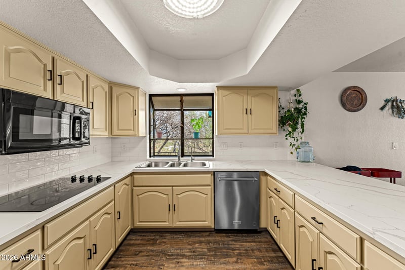 969 S Saguaro Dr, Wickenburg, AZ 85390