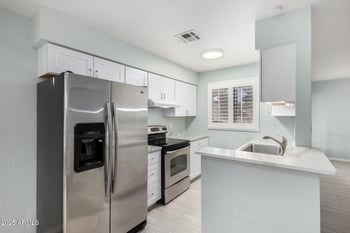 97 Cooper Rd #84, Chandler, AZ 85225