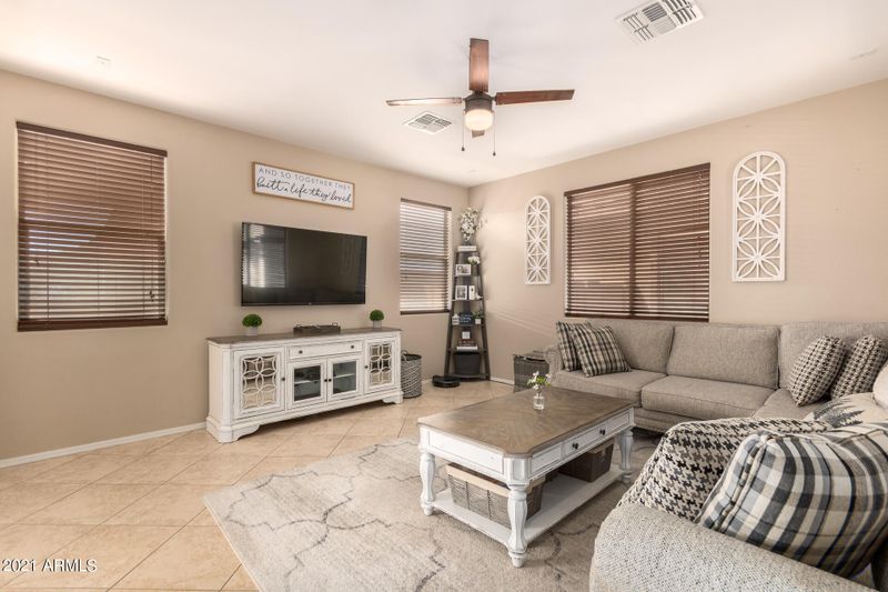 97 E Palomino Dr, Gilbert, AZ 85296