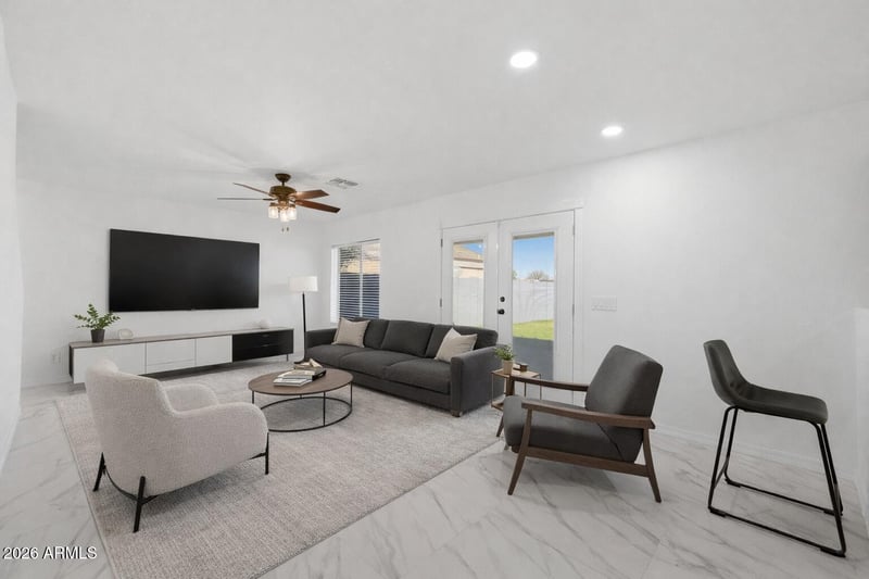 970 Christopher St, San Tan Valley, AZ 85140