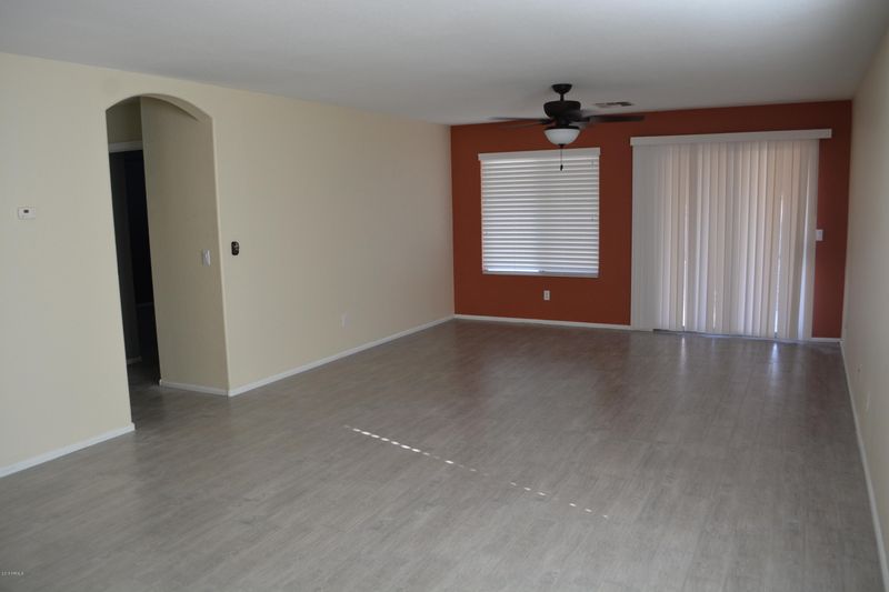 970 E Vernoa St, San Tan Valley, AZ 85140