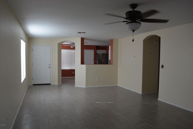 970 E Vernoa St, San Tan Valley, AZ 85140