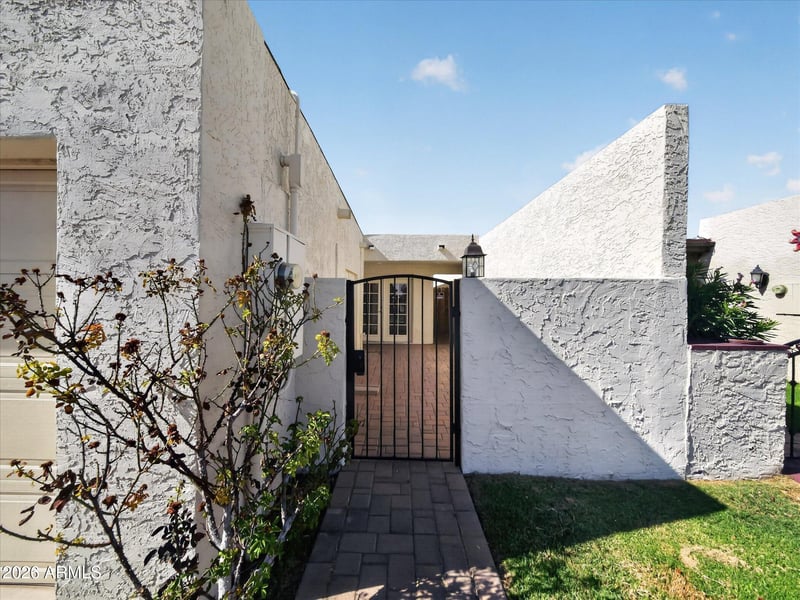 970 W Tulsa St, Chandler, AZ 85225