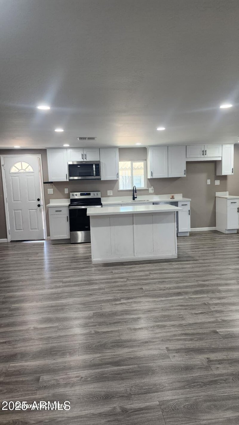 9701 Edgewood Ave, Mesa, AZ 85208