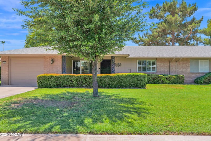 9701 Shasta Dr, Sun City, AZ 85351