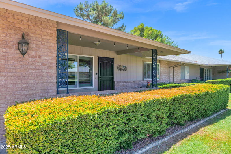 9701 Shasta Dr, Sun City, AZ 85351