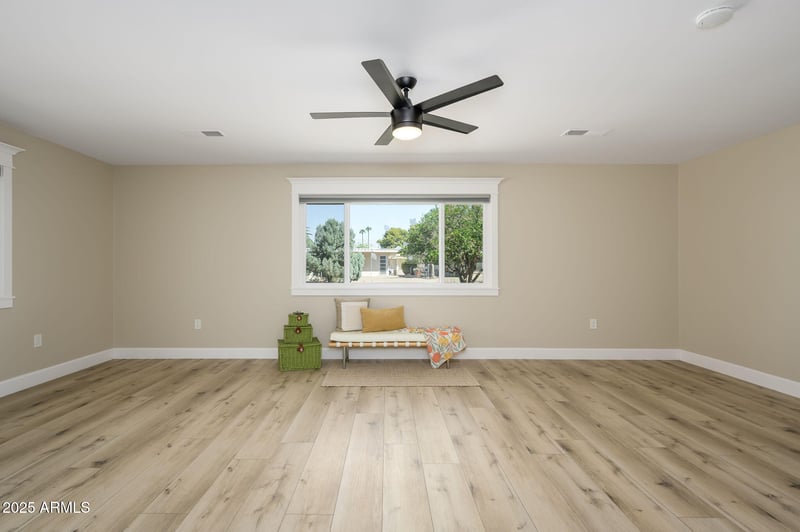 9702 Pineridge Dr, Sun City, AZ 85351