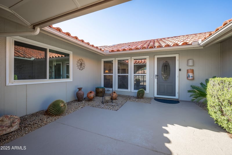 9703 Lindgren Ave, Sun City, AZ 85373