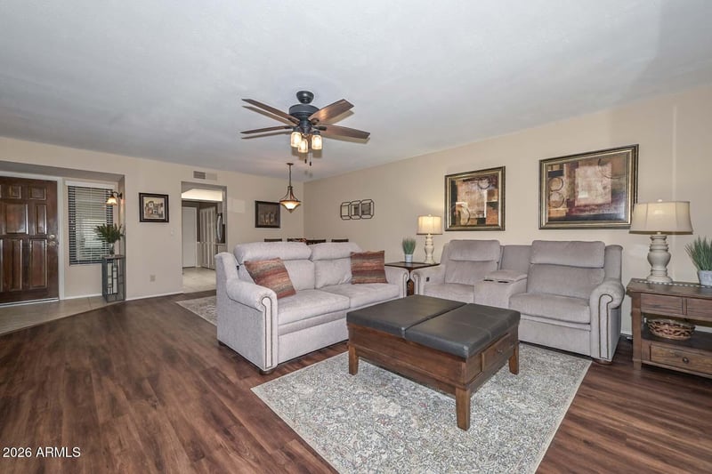 9705 Kerry Ln, Peoria, AZ 85382