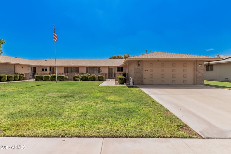 9705 Oak Ridge Dr, Sun City, AZ 85351