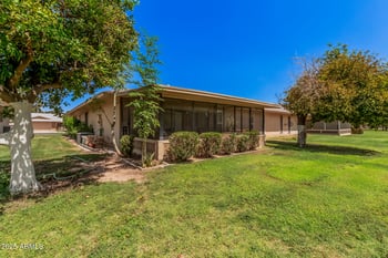 9705 Oak Ridge Dr, Sun City, AZ 85351