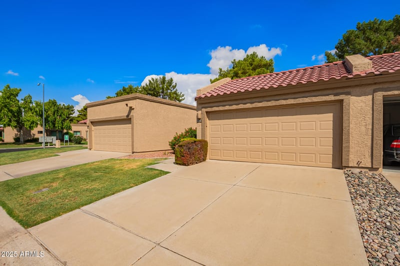 9706 Rimrock Dr, Peoria, AZ 85382