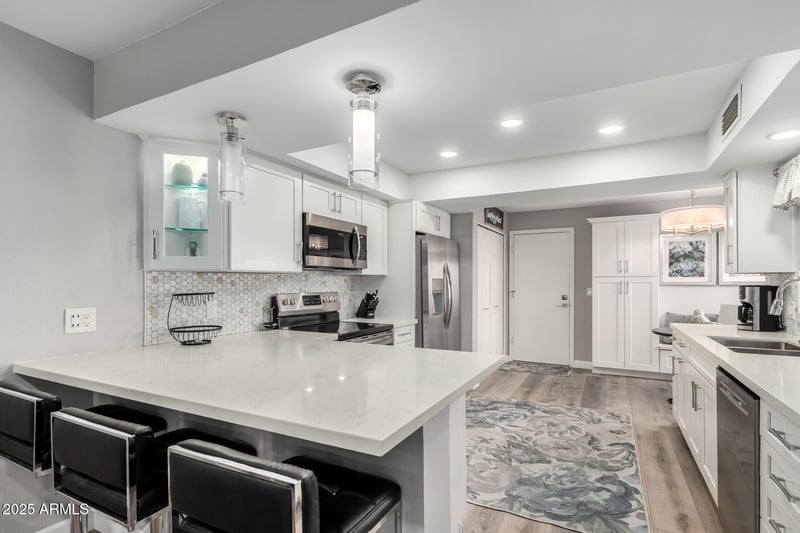 9706 Rimrock Dr, Peoria, AZ 85382