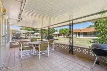 9706 Long Hills Dr, Sun City, AZ 85351