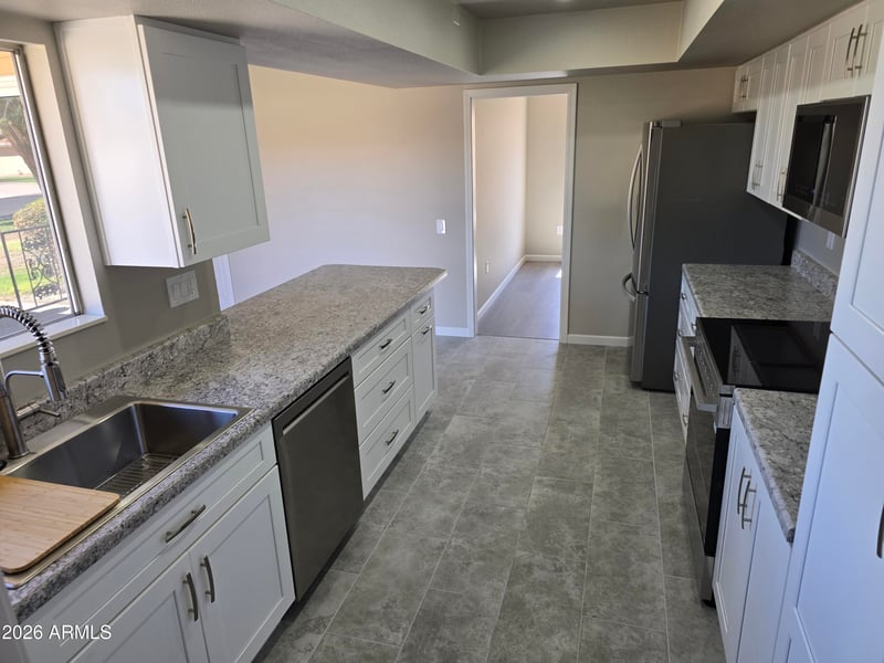 9706 Long Hills Dr, Sun City, AZ 85351
